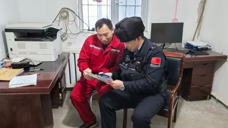 新疆阿勒泰边境管理支队福海边境管理大队组织开展边防政策法规宣传活动