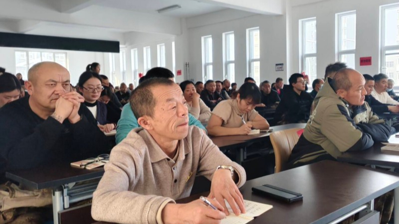 新疆生产建设兵团第七师胡杨河一三一团司法所开展法治大培训活动
