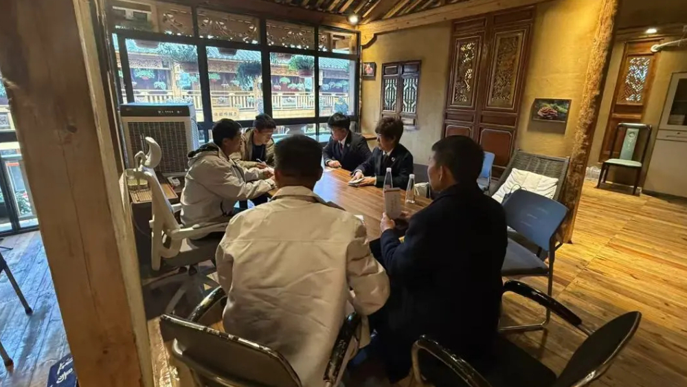 盐边县检察院检察官送法“进企业”