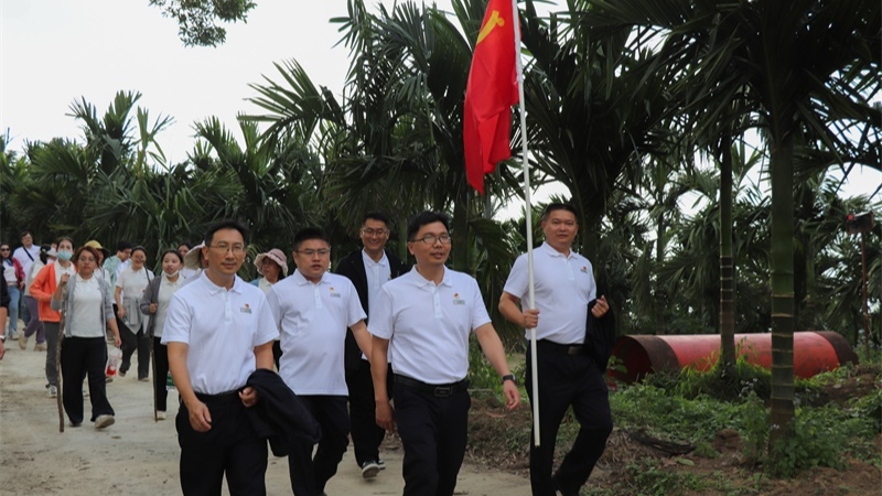 海南白沙法院开展“重走革命路线”主题党日活动 传承红色基因砥砺初心