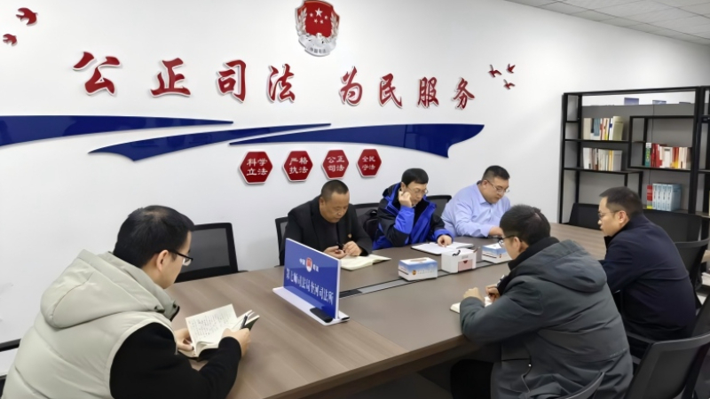 新疆生产建设兵团第七师胡杨河市经开区：联合亮剑斩欠薪 法治护航暖民心