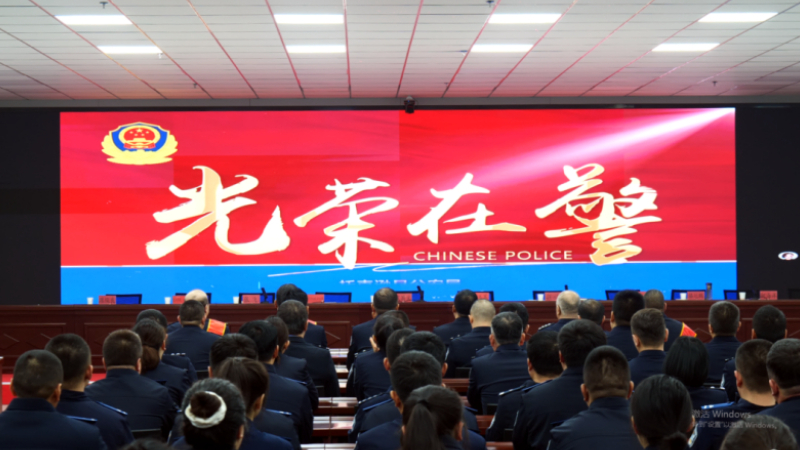 当警服最后一次被庄重整理——新疆托克逊县公安局举行民警荣退仪式