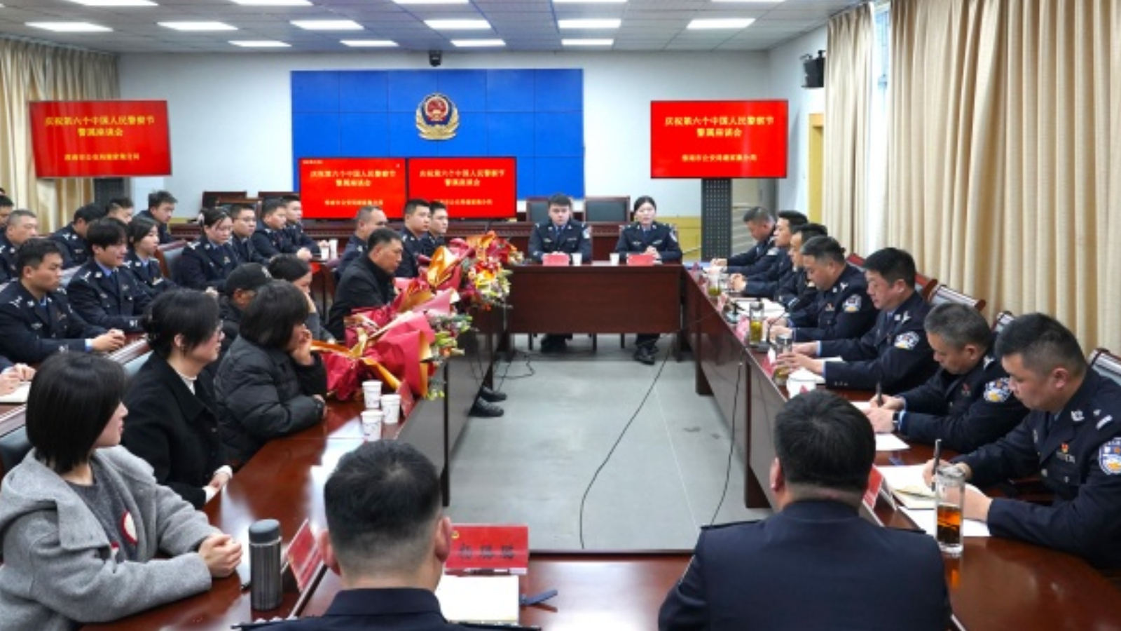 安徽淮南市：警徽映初心 家书话平安