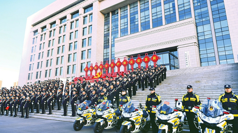 升警旗 唱警歌 重温入警誓词