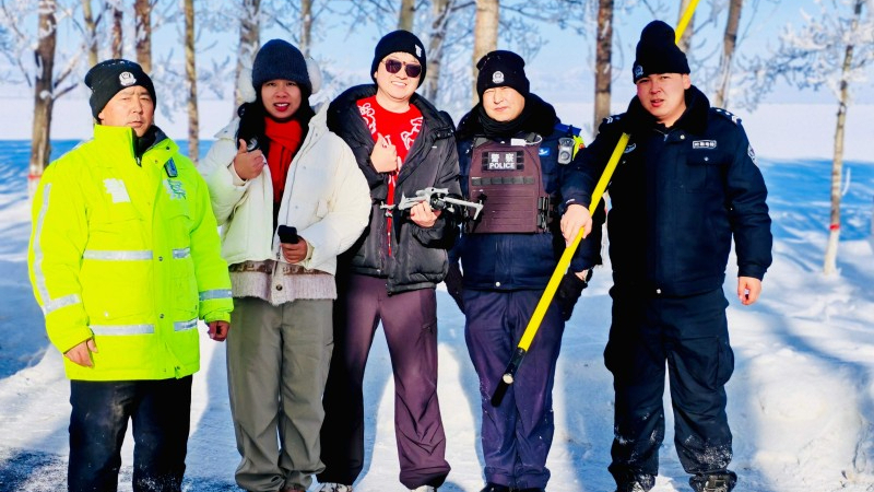 无人机“卡”树梢——新疆昭苏民警暖心救援擦亮旅游服务名片