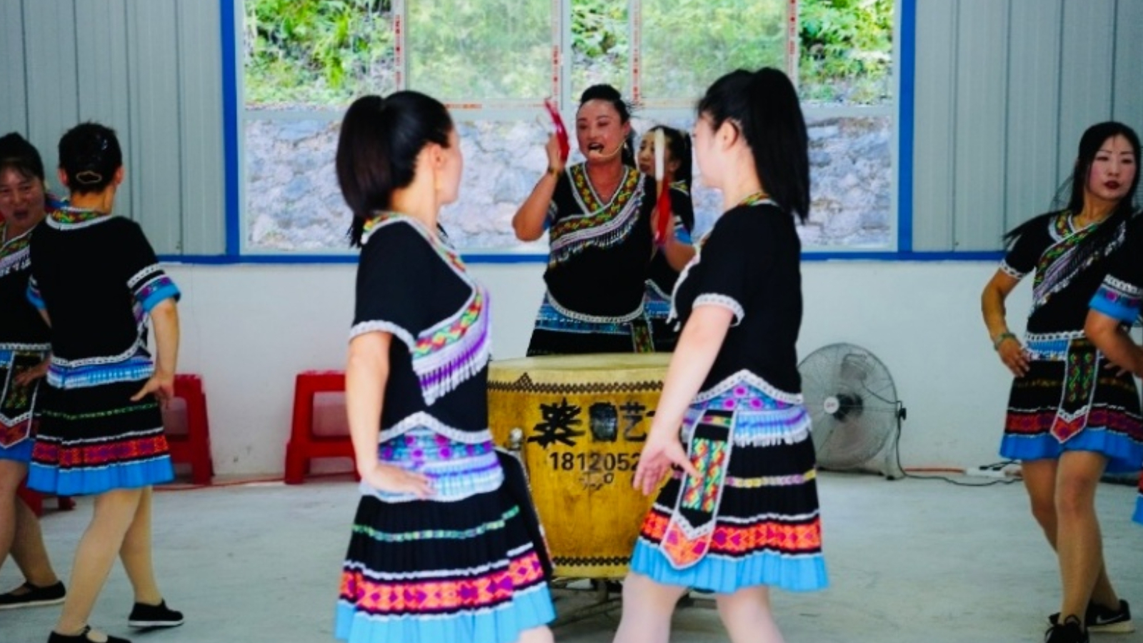 湖北鹤峰：“撒尔嗬”鼓点敲开善治之门