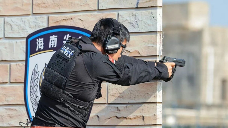 琼海公安勇夺“海南尖兵-2026”公安挑战赛追捕突击单科冠军 团体综合成绩位列前茅
