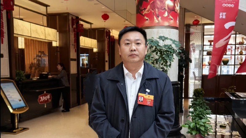 为公平正义“撑伞”的法援先锋——记山西省朔州市人大代表侯晓峰