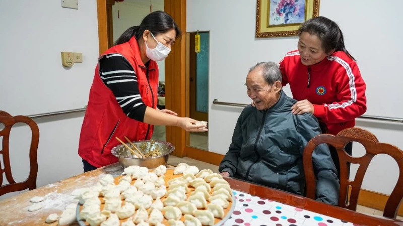 老有所依！我国全面向中度以上失能老年人发放补贴