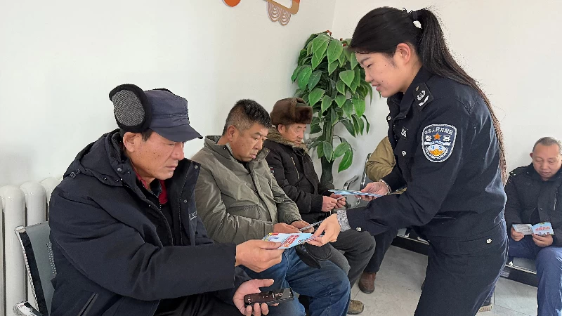 新疆生产建设兵团第七师胡杨河市一二七团司法所：法治“零距离” 服务进社区