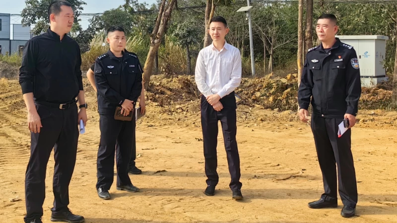 海南省东方市副市长、市公安局局长李峰到一线调研道路交通管理优化工作