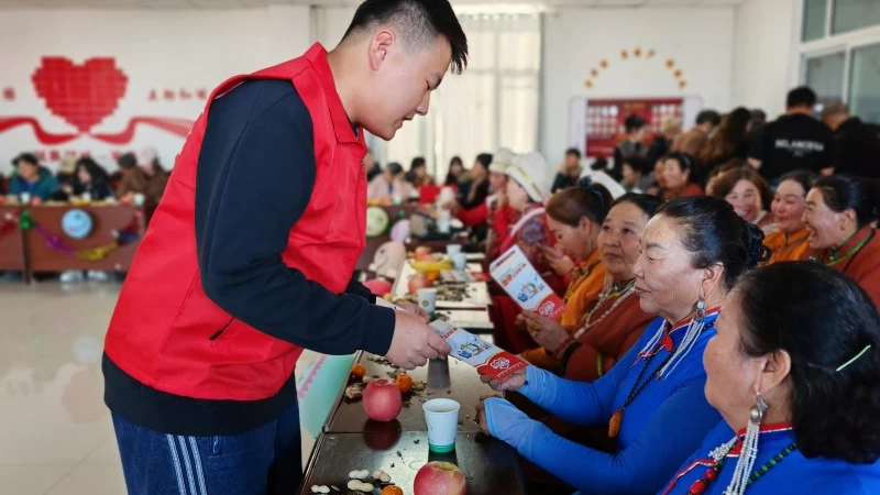 新疆特克斯县司法局呼吉尔特司法所：文艺演出精彩纷呈 借机普法深入人心