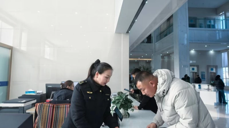 新疆新源县：以执法力度守秩序 以服务温度聚民心