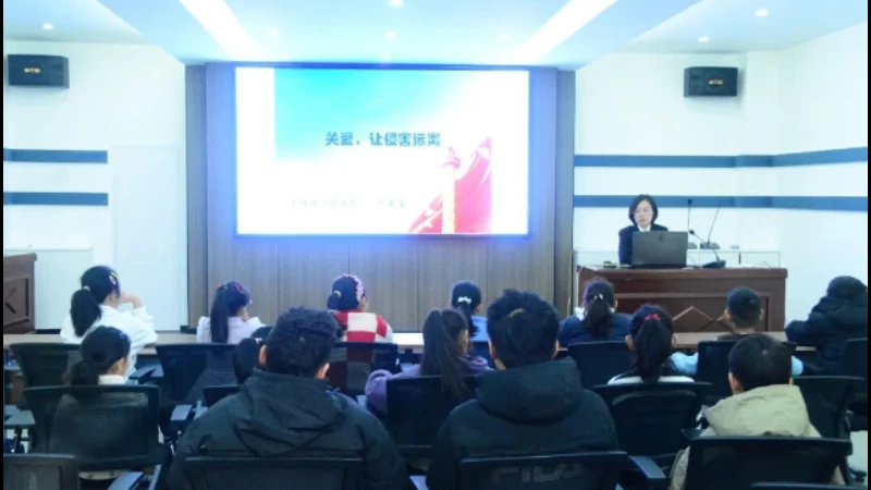 吉林省龙井市法院法官走进寒假托管班开展普法宣传教育