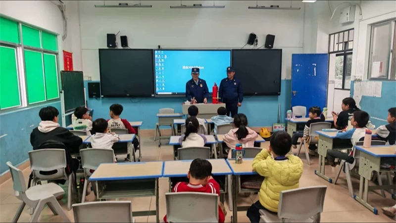 海南定安消防走进托管班开展消防安全宣传