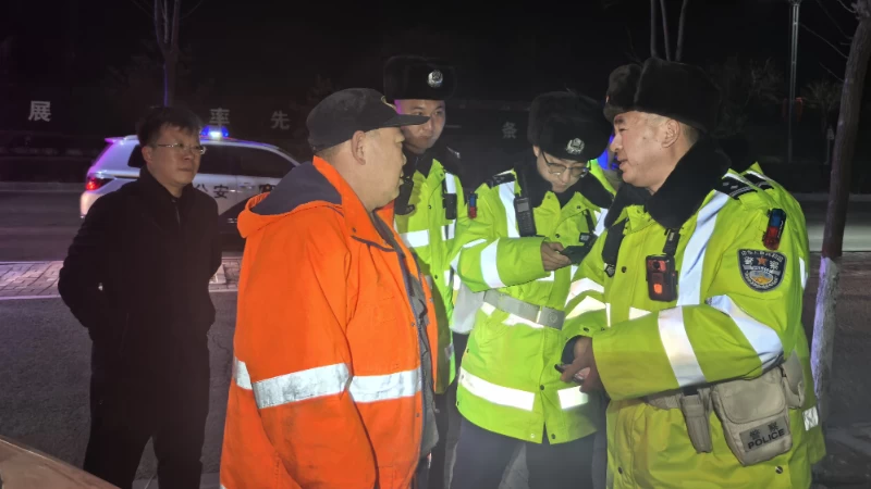 大同交管八大队交警查获一辆频繁违法面包车