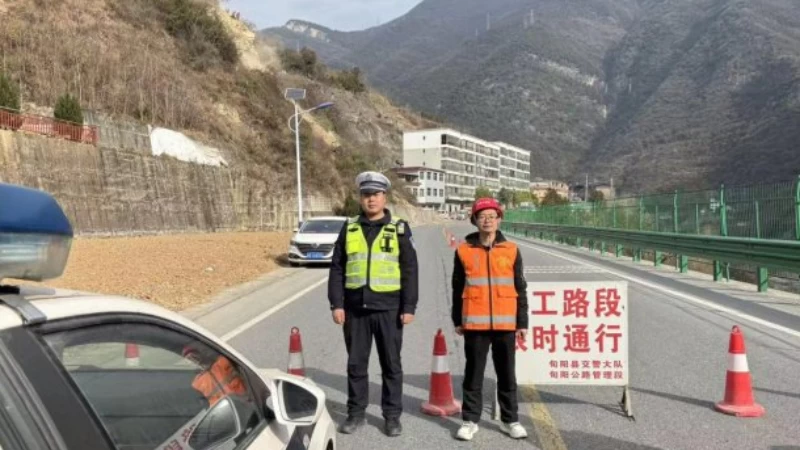 旬阳交警赵湾中队全面启动春运护航行动