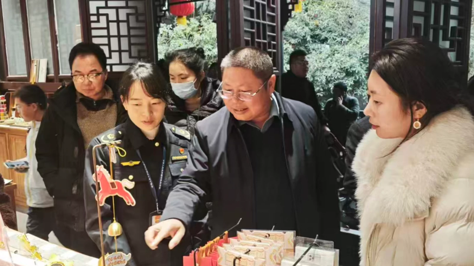 成都市联合检查组春节前景区“巡价”，护航节日消费秩序