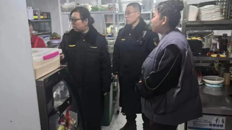 吉林省梅河新区市场监督管理局专项检查护航春节期间食品安全
