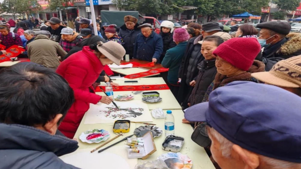 抢抓节前窗口期——“招聘会+新春文化”双阵地筑牢禁毒防线