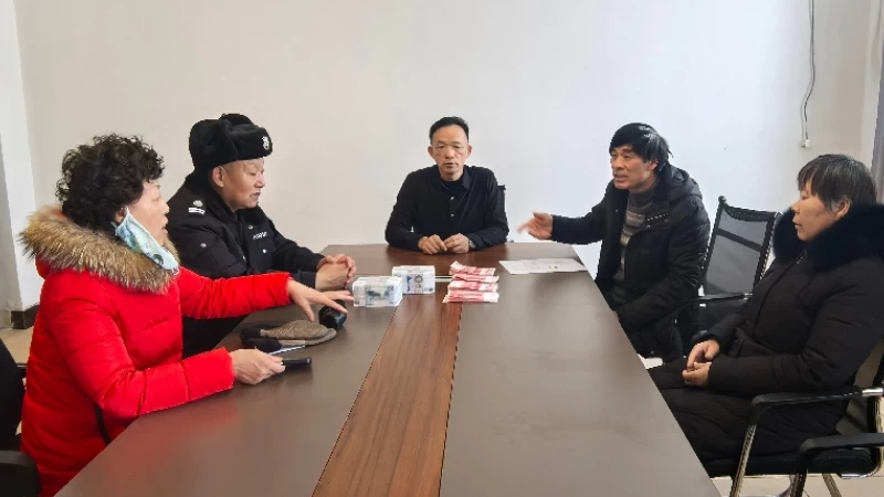 新疆生产建设兵团第七师胡杨河市一二八团高效化解土地流转合同争议