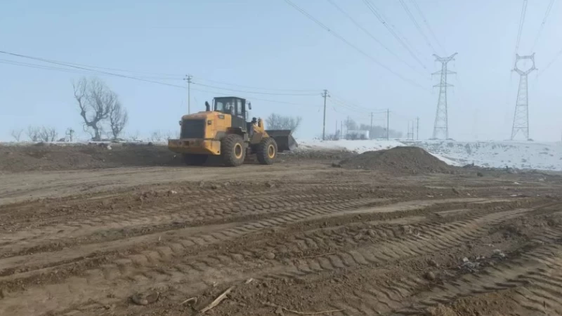 新疆生产建设兵团第六师五家渠市：填埋老旧垃圾场，彻底整治铁路沿线安全隐患点