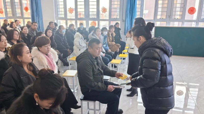 新疆伊宁市司法局重庆路司法所：法治微光聚社区 家校社护苗同行
