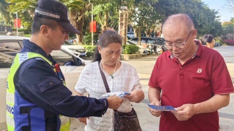 紧盯“候鸟”群体 海南琼海交警让交通安全“声”入人心