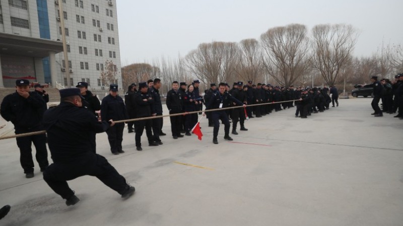 新疆库车公安：文体贺春凝警力 砺剑担当护平安
