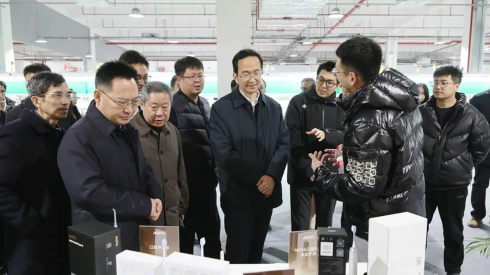 四川宜宾市级领导班子主要负责同志调研宜宾高新区、高铁南片区智能制造产业发展工作