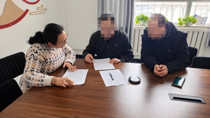 新疆生产建设兵团第七师胡杨河市一二四团司法所：连心调解化合同纠纷 司法确认固和谐根基