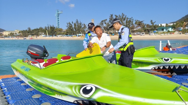 三亚青梅港海岸派出所：以“五心”为炬守好亚龙湾 节前护航春节旅游平安路