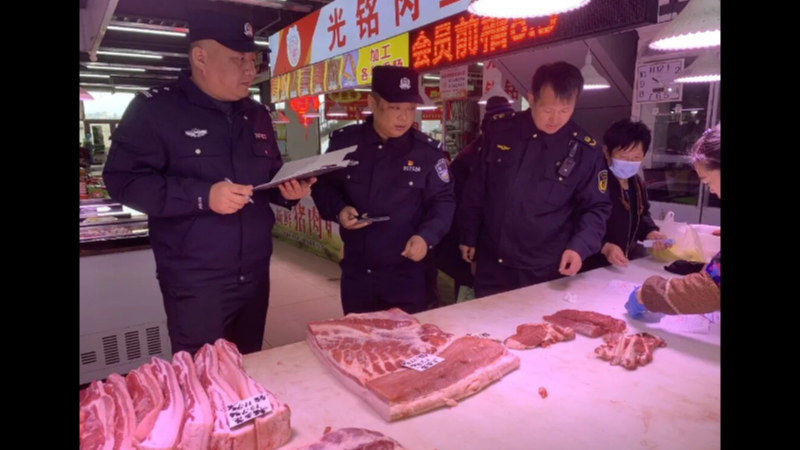 吉林省珲春市公安局环侦大队联合市场监督管理局开展节前食品安全检查
