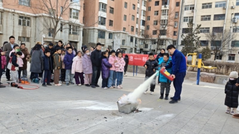 兴庆区玉皇阁北街永康社区识烟火隐患，学灭火技能——争做小区安全小家