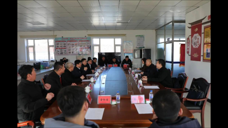 吉林省延边州中级法院党组书记、院长朱超峰到和龙市走访调研