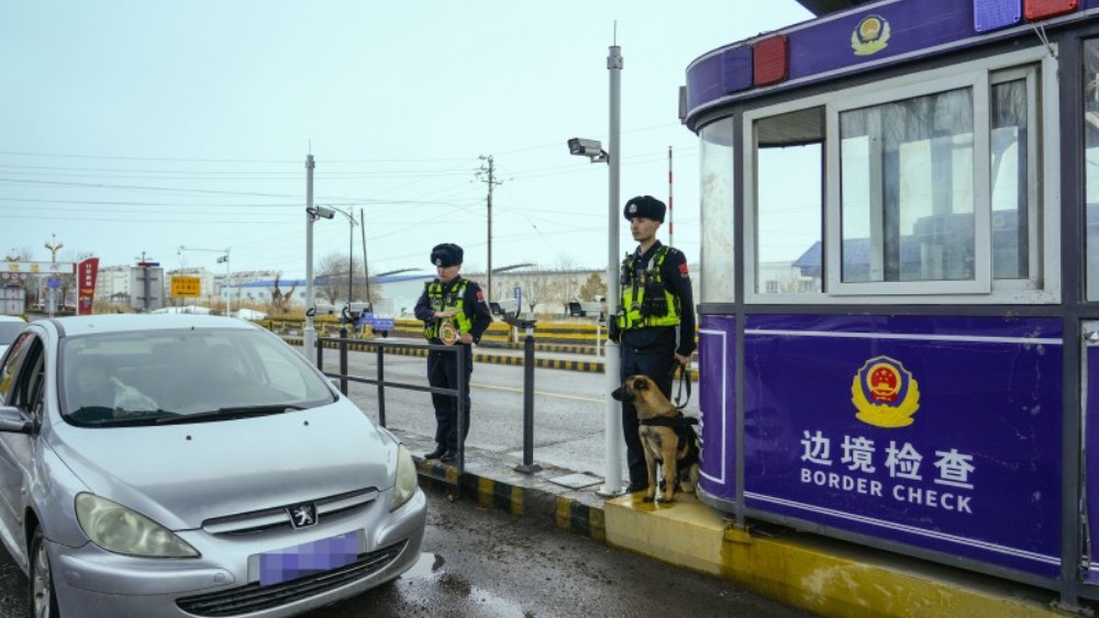 新疆伊犁边境管理支队乌珠依拉齐牛录边检站：新春守边关 平安护团圆