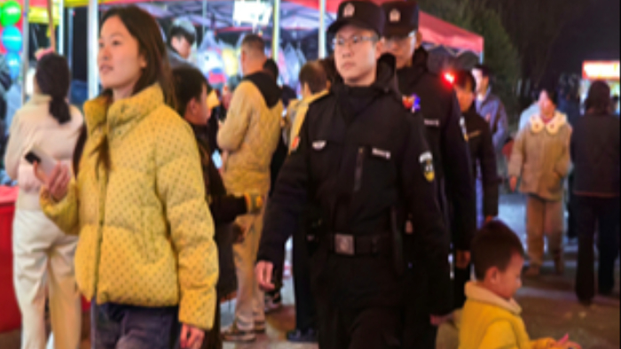 巡逻值守不停歇 平安防护不打烊