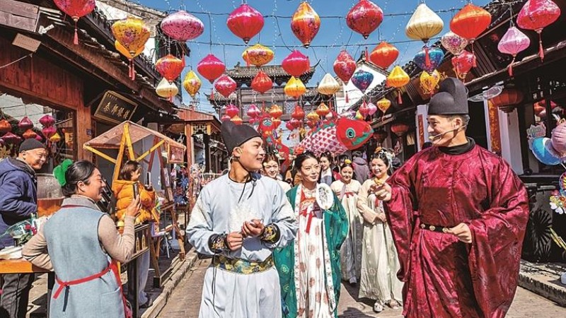 传统庙会缘何圈粉年轻人