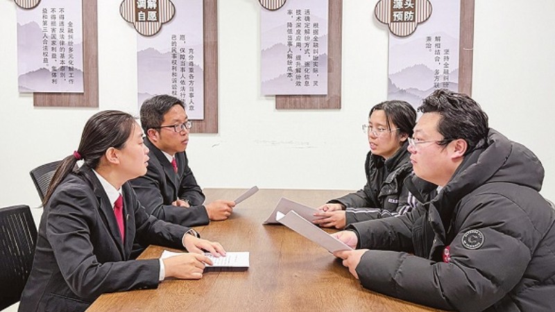 法槌落下前，她为企业托住了“活下去”的希望