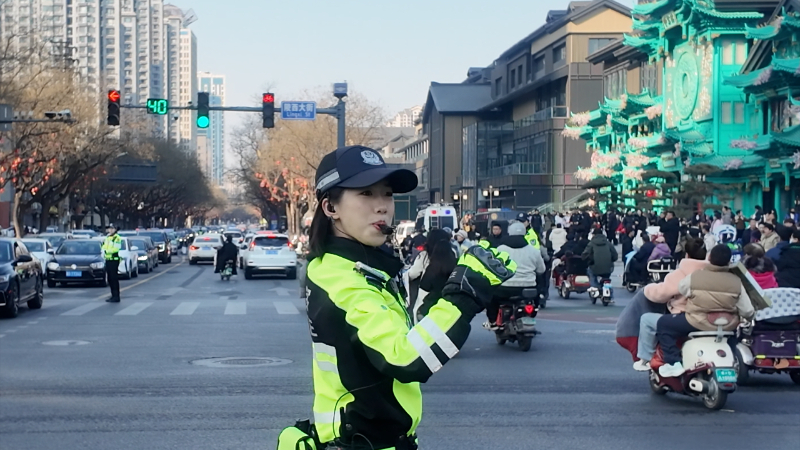 “00后”飒爽女警守护“邯郸道”