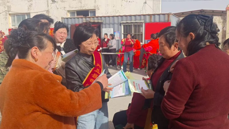 内丘县司法局开展新春普法宣传活动