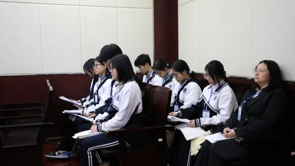 四川岳池法院：“开庭！”——这是他们的开学第一课