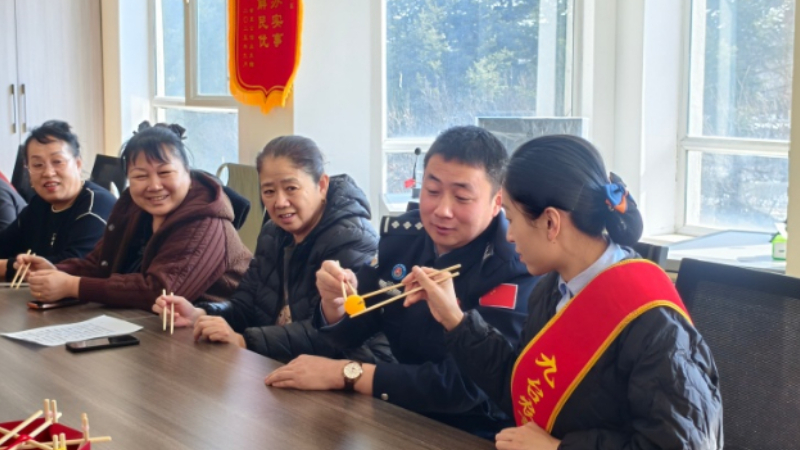 吉林圈河出入境边防检查站：国门卫士进社区 欢声笑语庆元宵