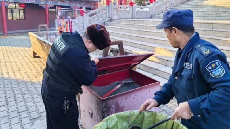 新春守一线 平安伴万家——新疆伊宁市公安局伊犁河路街道派出所伊犁河社区民警曾大勇的春节这样过