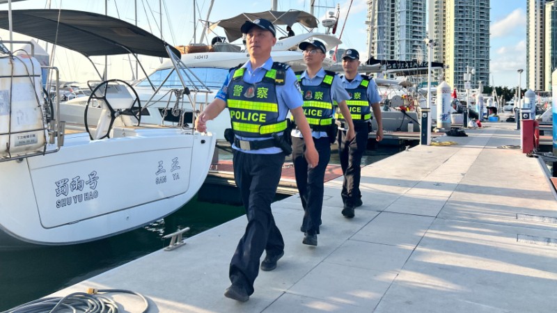 海南省公安厅反走私和海岸管理总队第四支队海陆空立体巡防 全力守护平安团圆元宵节