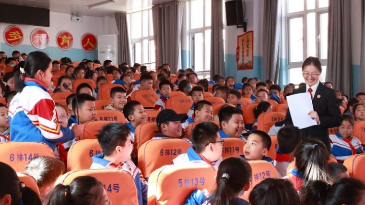 灵武市人民法院开展 “防范校园欺凌” 主题宣讲活动