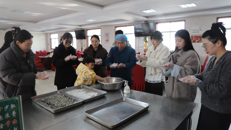 河南省南阳市卧龙区法院举办“我们的节日·元宵节”主题活动