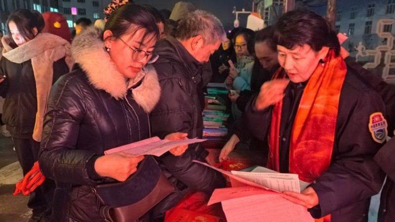 新疆托里县司法局：情满元宵 法治相伴