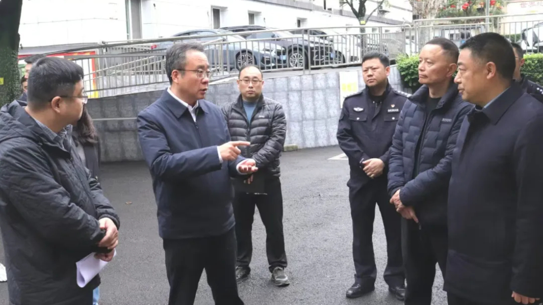 刘晓卫调研全国“两会”期间安全稳定工作