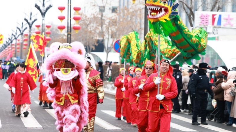 新疆奎屯市公安局圆满完成2026年元宵节社火活动安保任务